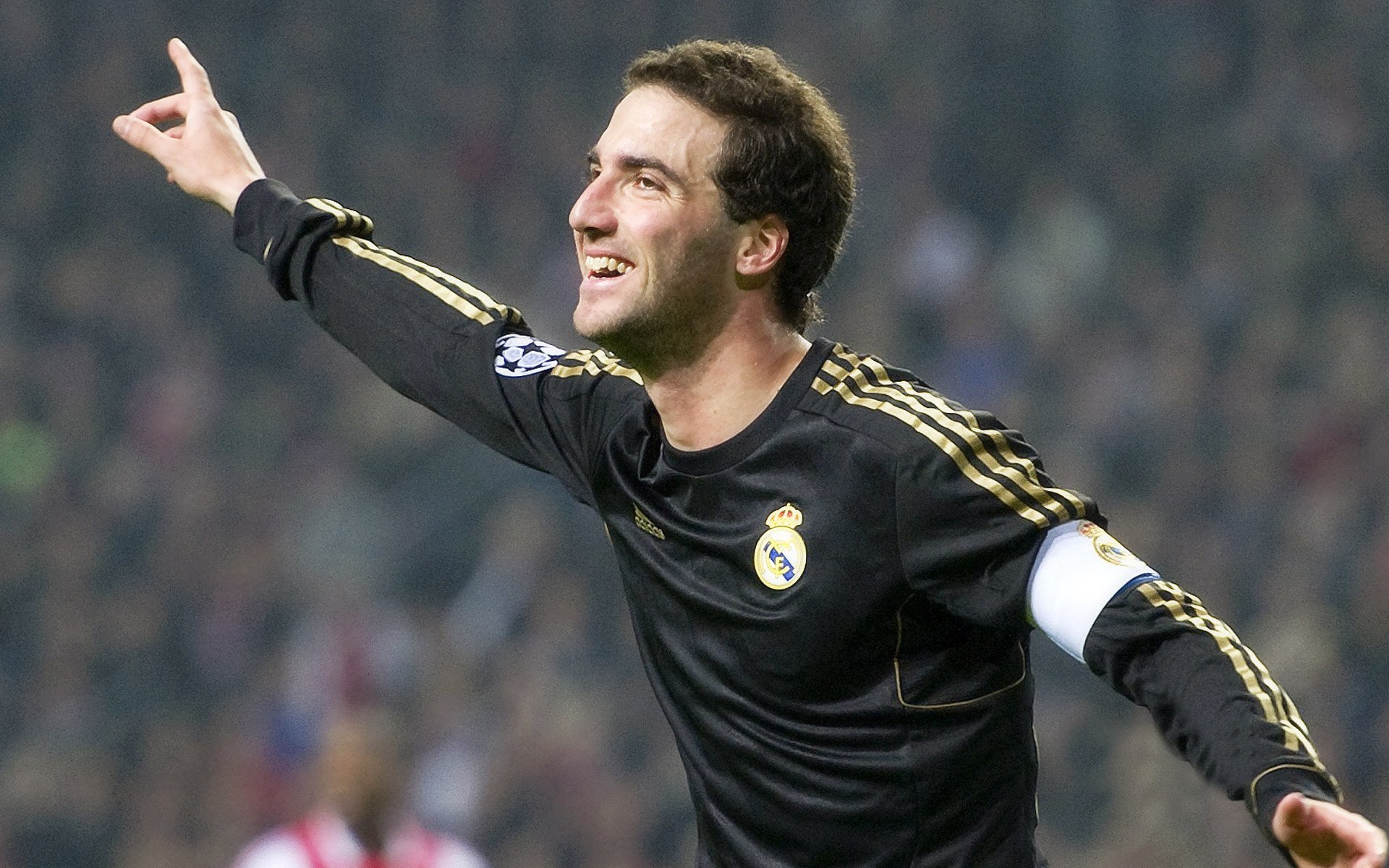 【比赛观看指南】专业解读运动员战术变化，提升观赛体验，观看比赛应履行哪些义务